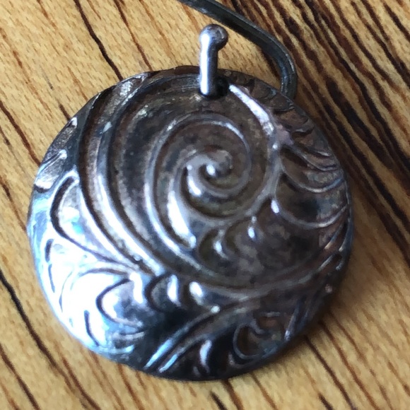 Kenneth Cole Earrings- silver - Picture 2 of 7